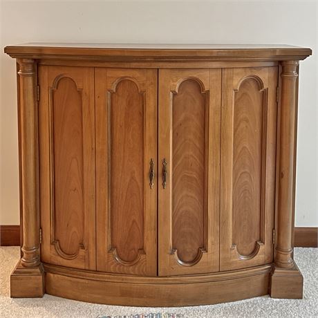 Bow-Front Paneled Doors Entryway Credenza (2 of 2)