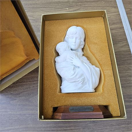 Maria and Child" Premiere Porcelain Sculpture. Artist: Created by Edna Hibel. Li