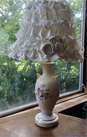 Vintage ceramic floral lamp with super unique shade
