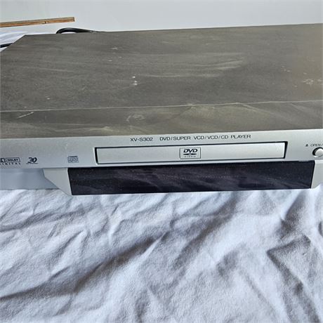 JVC XV-S302 DVD/SUPER VCD/VCD/CD PLAYER.