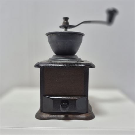 Vintage Coffee Grinder - WORKS!