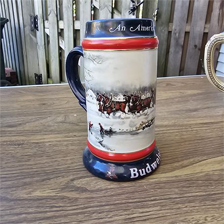 Budweiser Beer Holiday Christmas Stein Mug Clydesdales