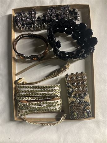 Jewelry (6 bracelets)