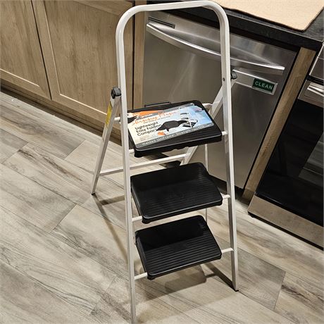 3-Step Folding Step Ladder