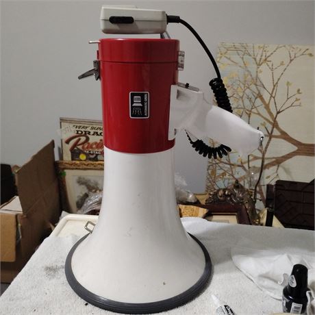 Pyle Megaphone Speaker PA Bullhorn - with Built-in Siren 50 Watt