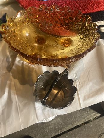 Vintage Amber Glass Daisy & Button Oval Dish