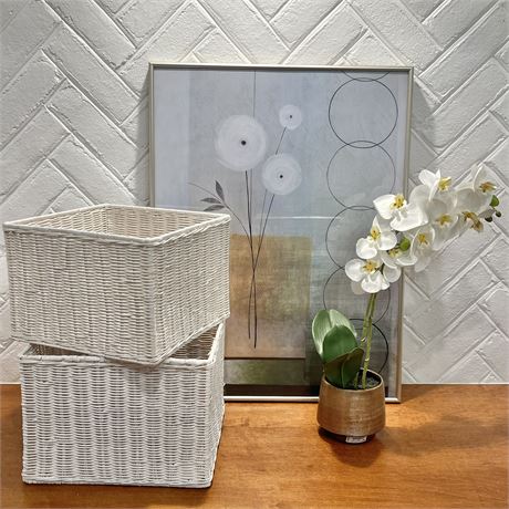 Modern Coordinated Decorative Lot