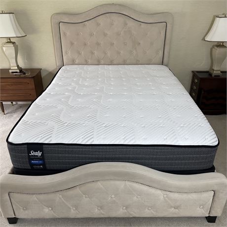 Queen Size Bed w/ Upholstered Tufted Bedframe