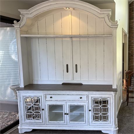 Liberty Furniture Magnolia Manor Antique White Entertainment Center