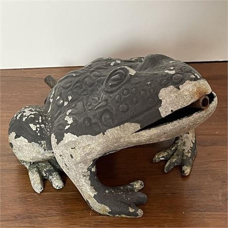 Water Feature Spitting Frog Cement Sculpture