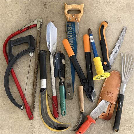 Outdoor Gardening Tools - A.M. Leonard, Fiskars and More