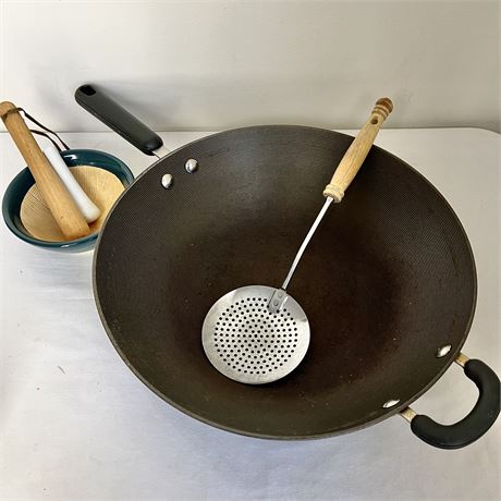 Circulon 14" Wok with Japanese Style Mortar & Pestle
