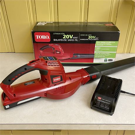 Toro 20V Lithium Ion Cordless Sweeper w/ Battery, Battery Charger & Box