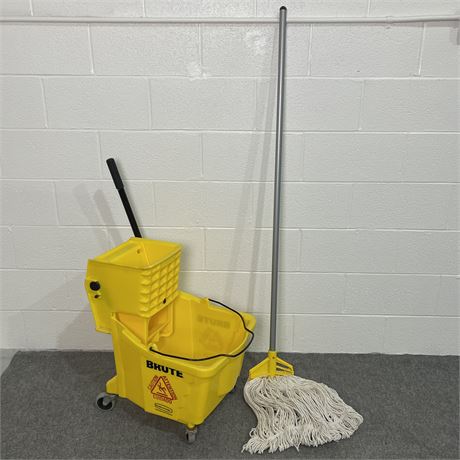Brute Rubbermaid Commercial Mop Bucket on Wheels with Wringer and Mop