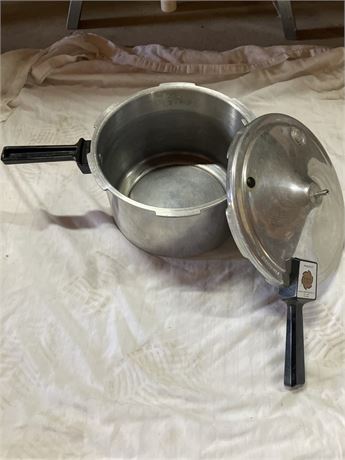Pressure cooker