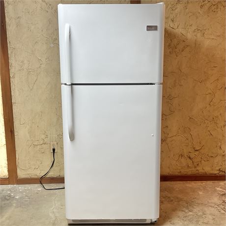 Frigidaire Top-Freezer Refrigerator Model FFHT2117LW7