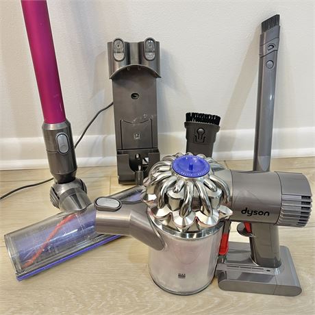 Dyson DC59 Motorhead Cordless Vacuum Cleaner w/ 2 Attachments & Wall Charger