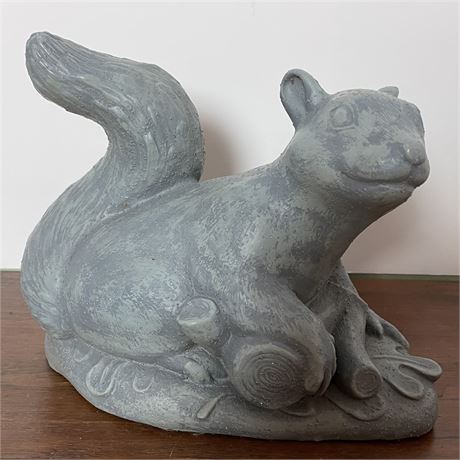 Squirrel Garden Statue - Resin