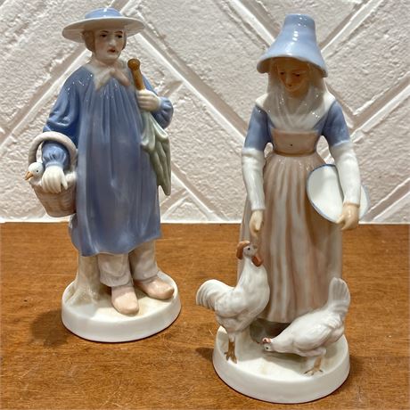Vtg Candrea Porcelain Man & Woman Farmer Figurines M-684
