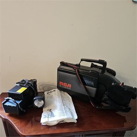Vintage RCA Pro-Edit Camcorder w/Battery, Charger, Flash, Manual & Carrying Case