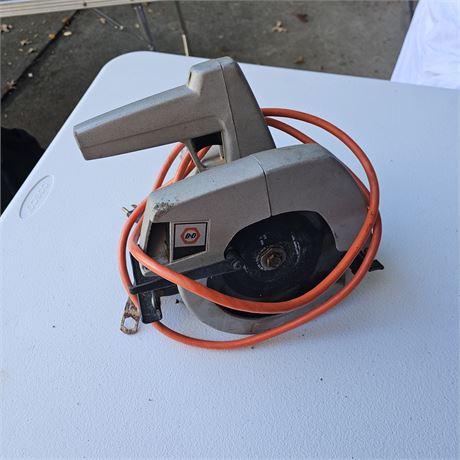 Black & Decker circular saw