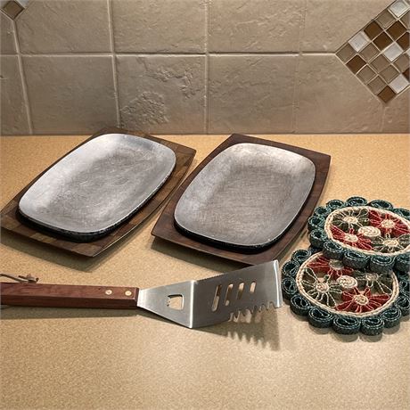 Vintage Weavewood Steak Sizzlers, Pair of Straw Trivets and BBQ Spatuala