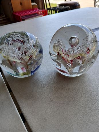 Pair paperweight