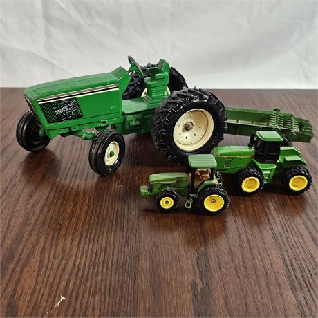 John Deere Metal Vtg. Tractors