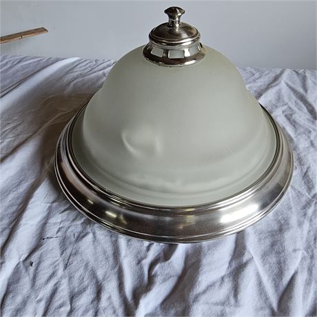 Ceiling light fixture.