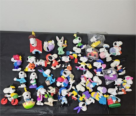 Miniature Snoopy Figurines Collectibles Lot