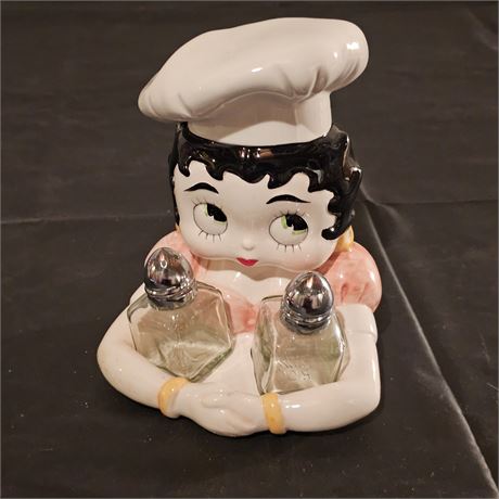 Betty Boop 1995 Chef Salt & Pepper Shaker Set