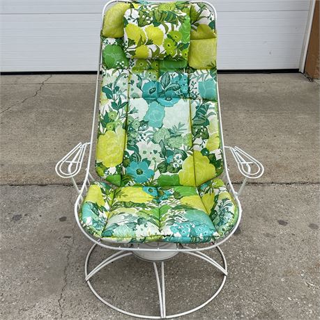 Mid Century Homecrest Wire Frame Swivel Rocker Patio Chair