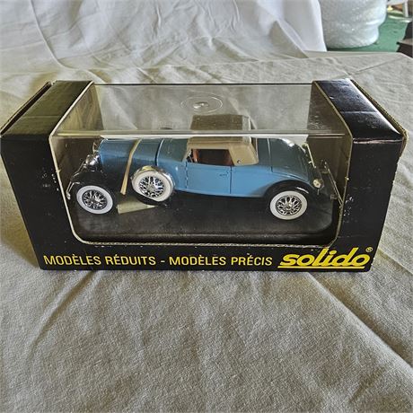 Solido 1/43 Scale Diecast Model of a 1935 Duesenberg J Spider.