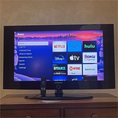 Samsung 32" LCD Television with Roku Stick & Remote