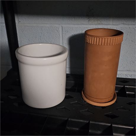 Lot of two earthenware Vase