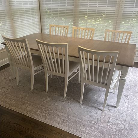 Ethan Allen Casual Traditional Dining Table with 6 Chairs