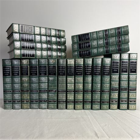 Vtg Standard Reference Encyclopedia Yearbook Events of 1967-1988 (22 Vol.)