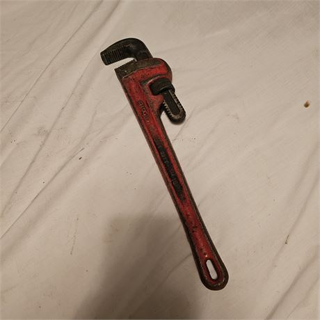 RIDGID heavy-duty straight pipe wrench 18 inches