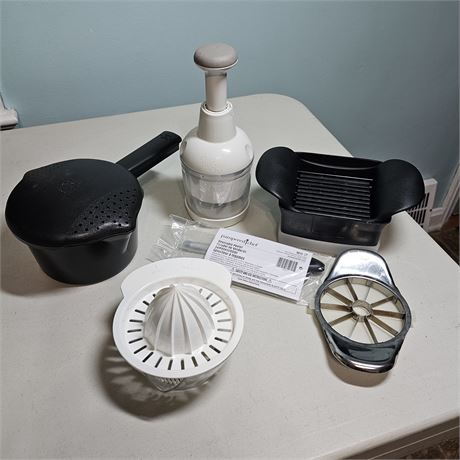 Pampered Chef Kitchen Extras Lot