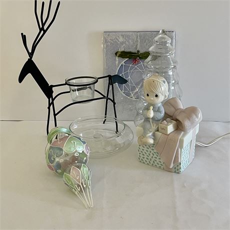 Fun Pastel / Modern Christmas Decor