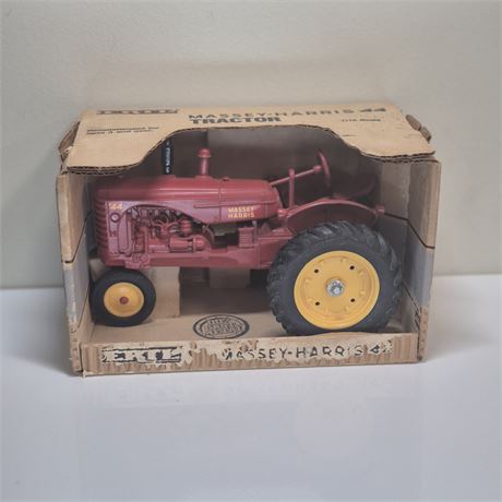 1988 Ertl Massey-Harris 44 Tractor In Orig Box