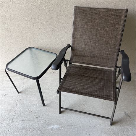 Folding Patio Chair with Small Side Table