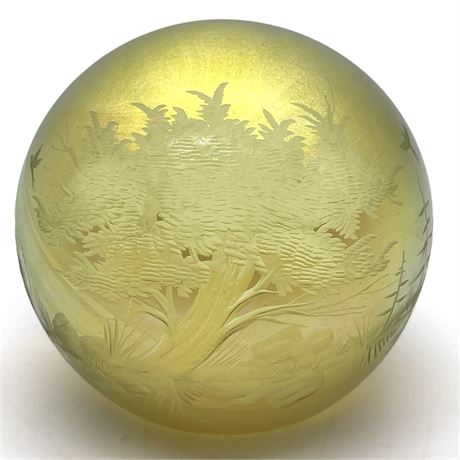 Orient & Flume Signe 1980 Iridescent Wildlife Art Glass Paperweight