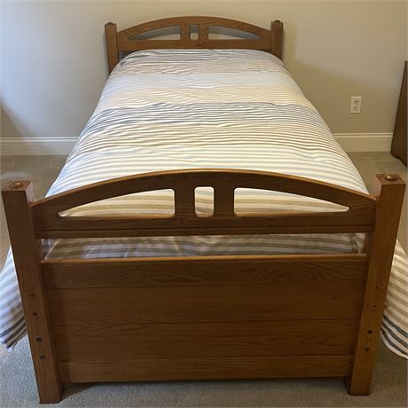 Nice Solid Wood Twin Size Bed with Mattress Box Spring and Comforter