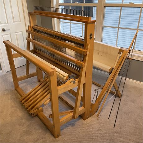 LeClerc Nilus II 60" 4 Shaft Weaving Floor Loom