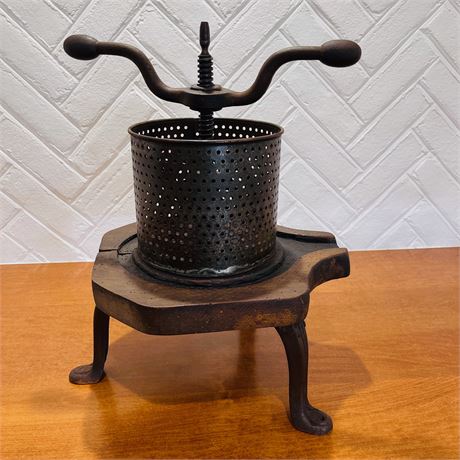 Victorian Table Top Fruit Press