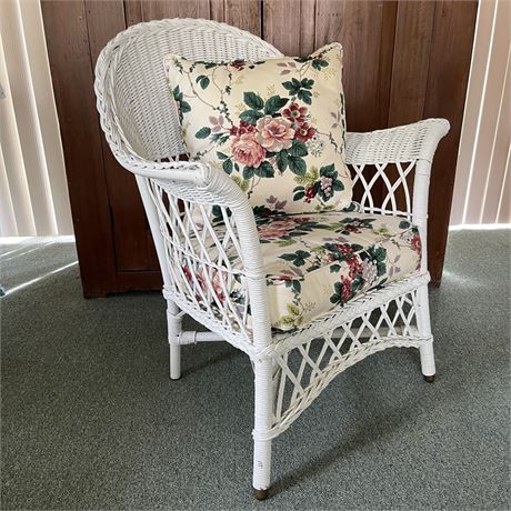 White Wicker Stationary Chair with Seat Cushion and Pillow