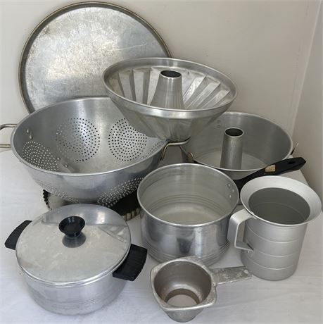 Vtg Aluminum Bakeware