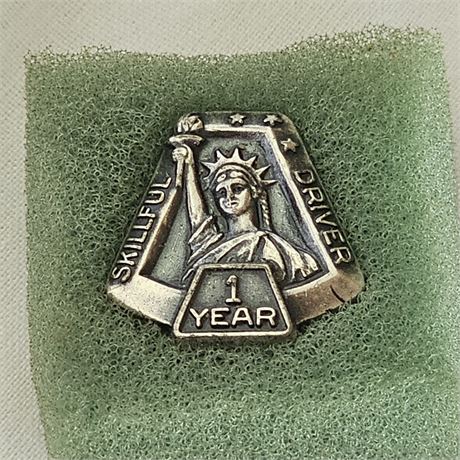 "Skillful Driver" lapel pin UNITED PARCEL SERVICE  Statue of Liberty