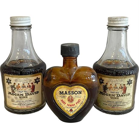 Vtg Mogen David Wine & Masson Heart-Shaped Miniature Glass Liquor Bottles